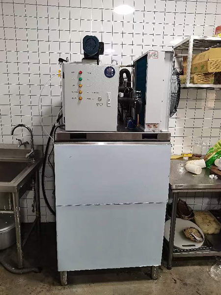 冰精靈300公斤片冰機(jī)交付新1+超市使用(圖1)