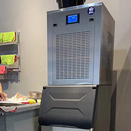 200公斤雪花制冰機(jī)交付浙江某刺身店使用