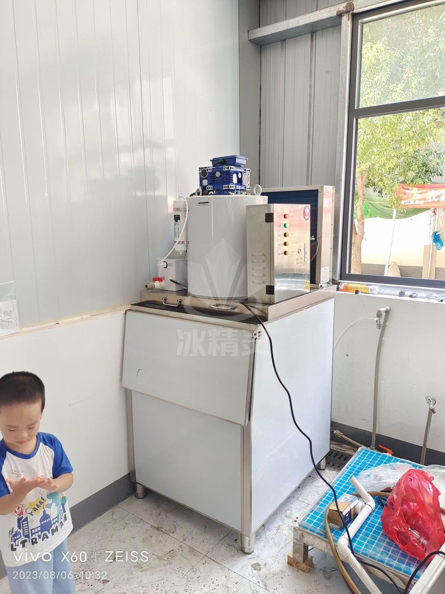 300公斤片冰已交付江西吉安市《富江農(nóng)貿(mào)市場(chǎng)》