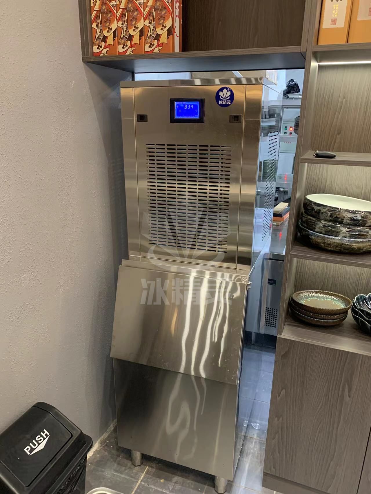 250公斤雪花機(jī)已交付江蘇省無(wú)錫市《溪月町日料店 》