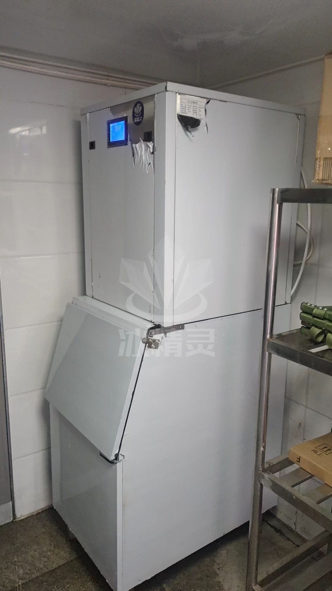 200公斤雪花制冰機(jī)已交付遼寧撫順《世紀(jì)龍酒店》
