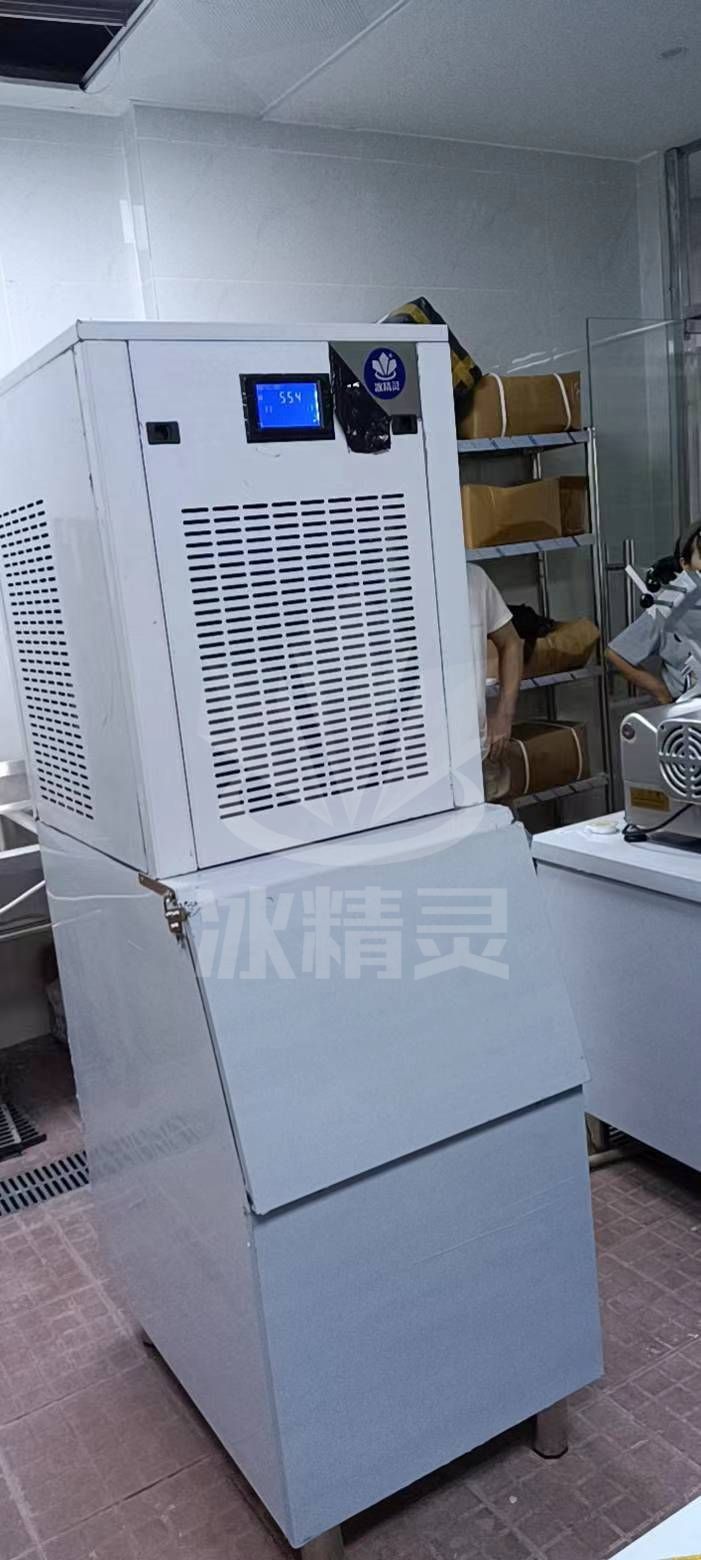 200公斤雪花機(jī)已交付貴州黔南州羅甸縣《永龍玉石城》