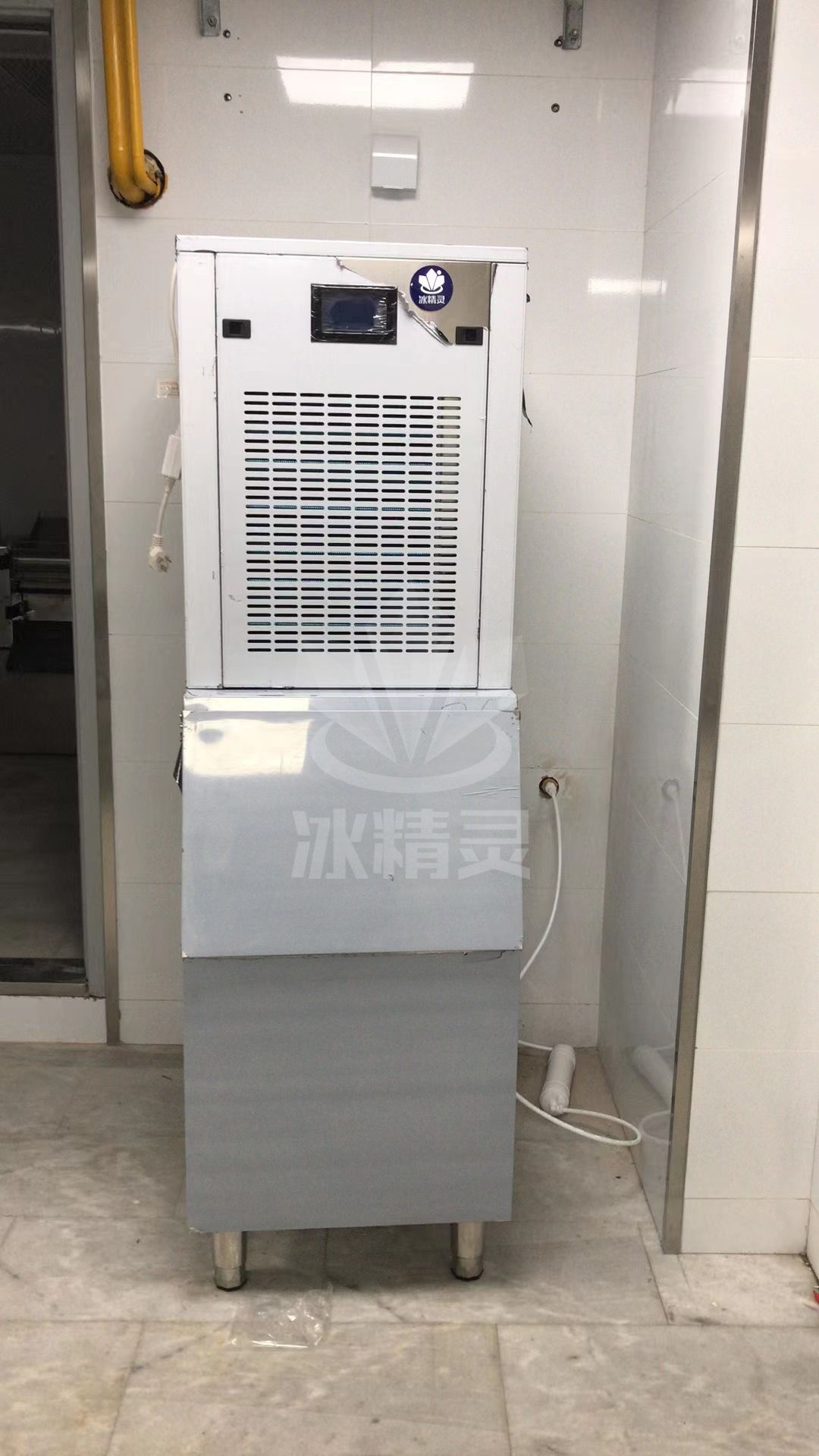 200公斤雪花機(jī)已交付浙江杭州《國家開放大學(xué)》餐廳