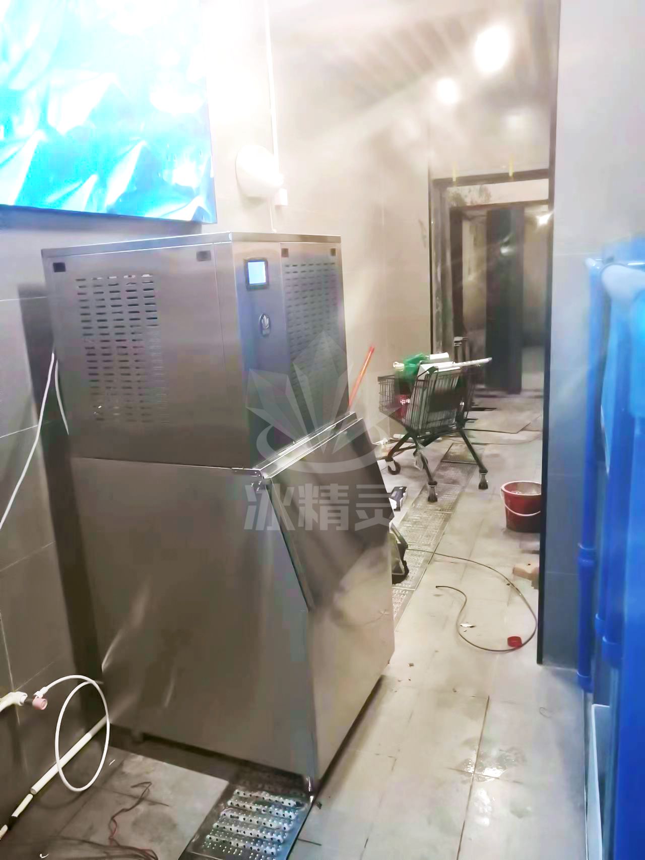 300片冰機(jī)已交付山東濟(jì)南《大福源超市》