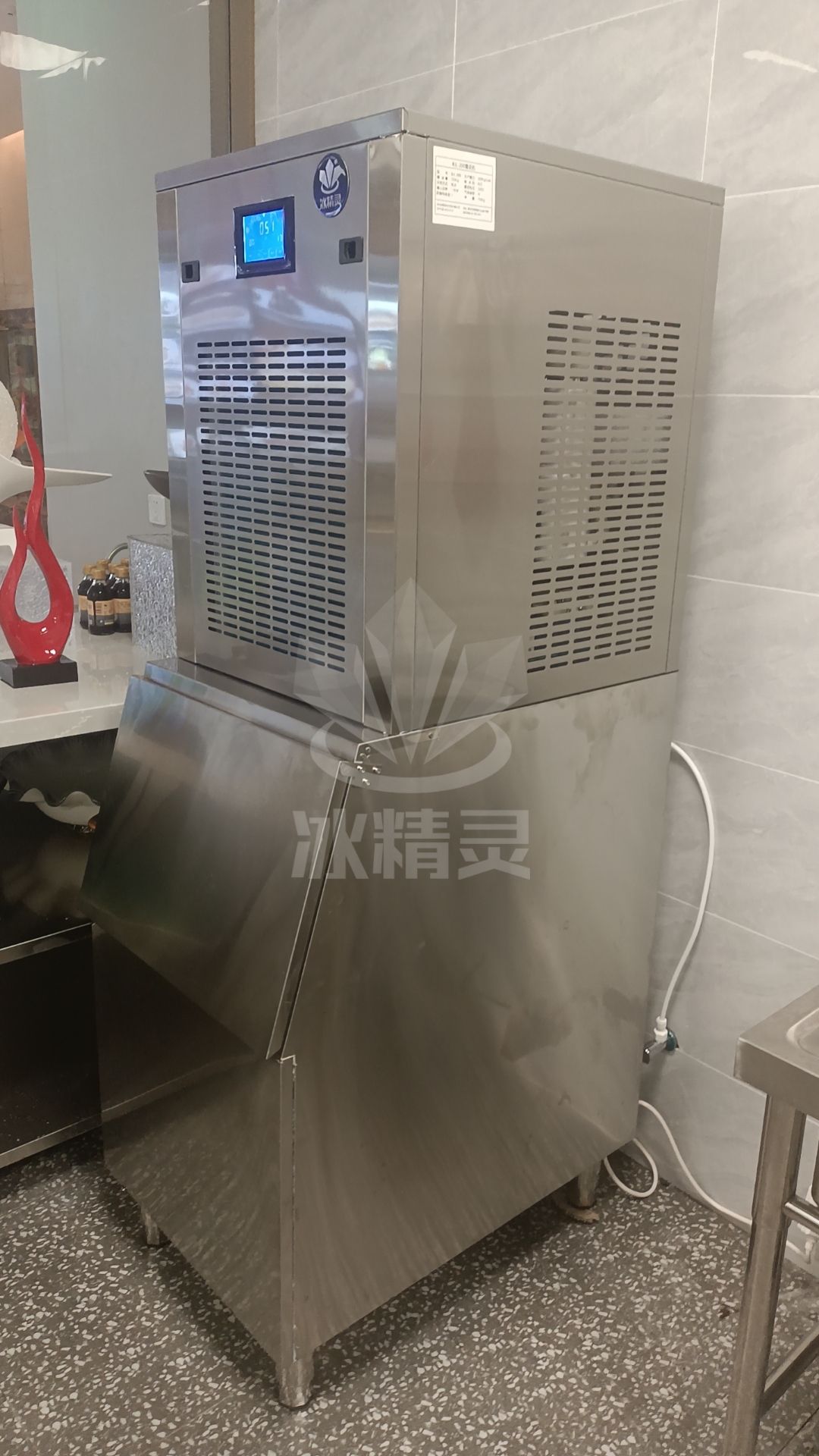 200公斤純雪花機已交付江蘇無錫《新洲府大酒店》