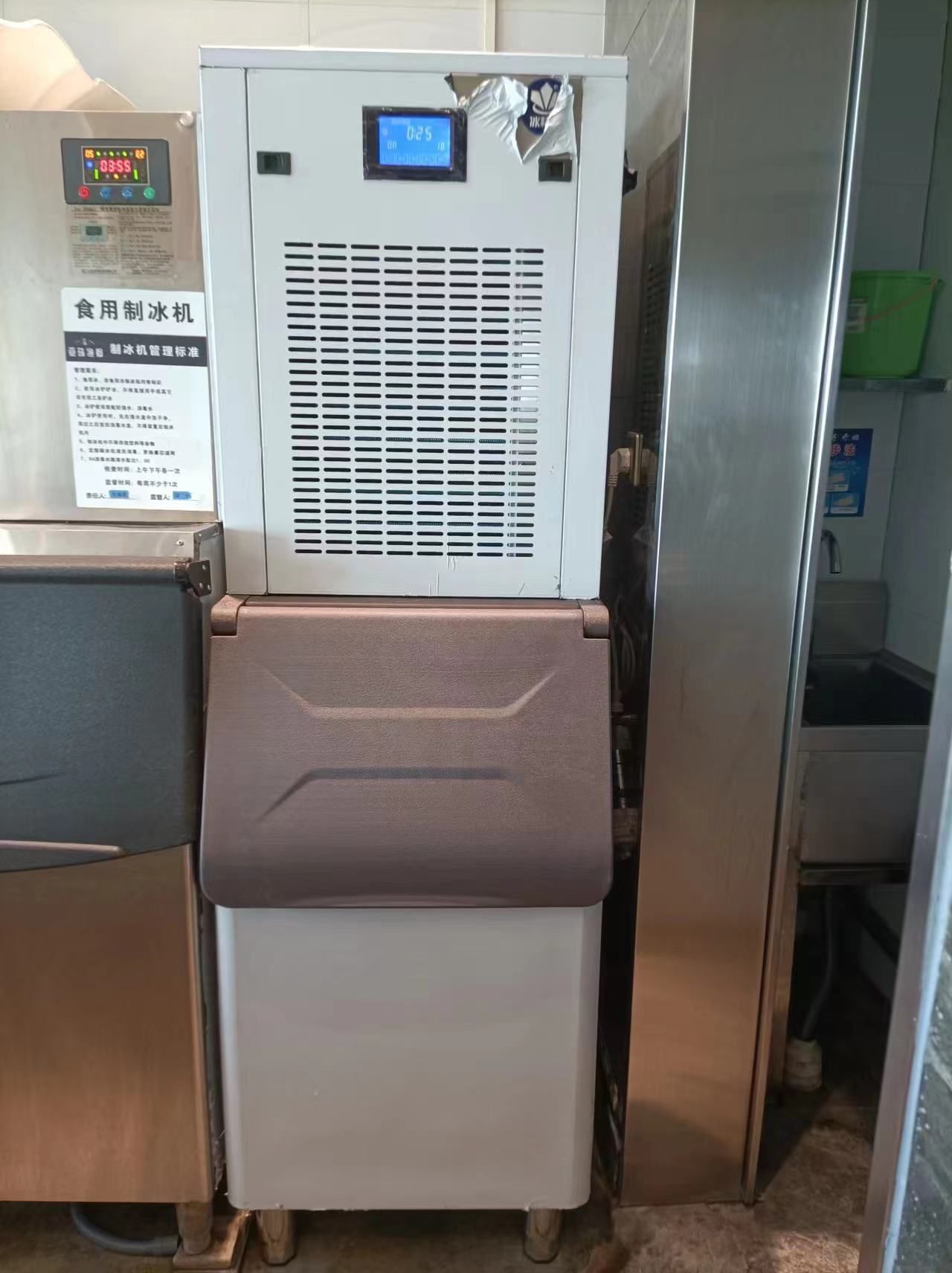 250公斤雪花制冰機(jī)已交付福建廈門(mén)《亞珠漁都》